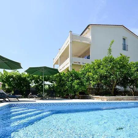 3-bedroom In Pula/istrien 11137 Apartment